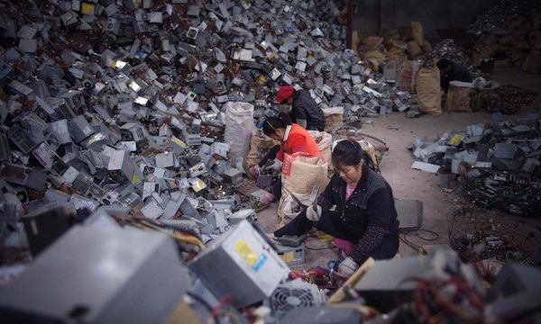 Крупнейшая свалка электроники в Гуйю (Китай)